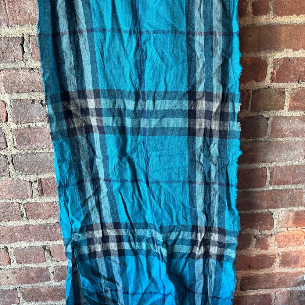 Burberry check scarf. Linen/cotton blend